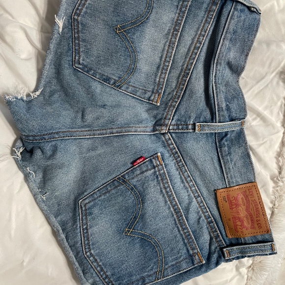Levi's Cutoff Denim Shorts - Picture 4 of 7